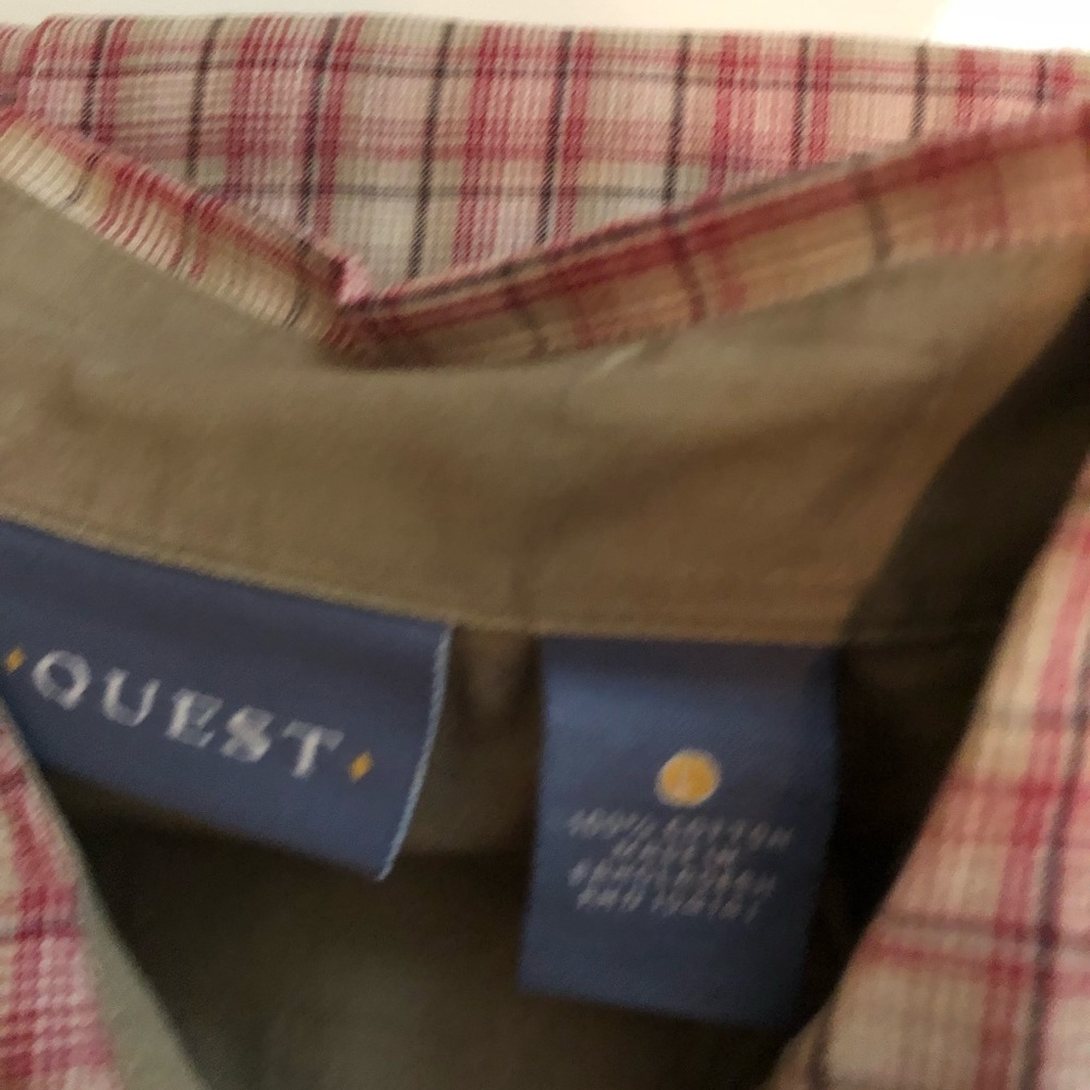 Quest large button down - Picture 3 of 3